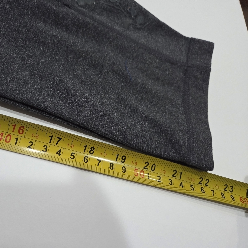 Lululemon Athletica Gray Capri Leggings Womens Sz.8 - Picture 8 of 10
